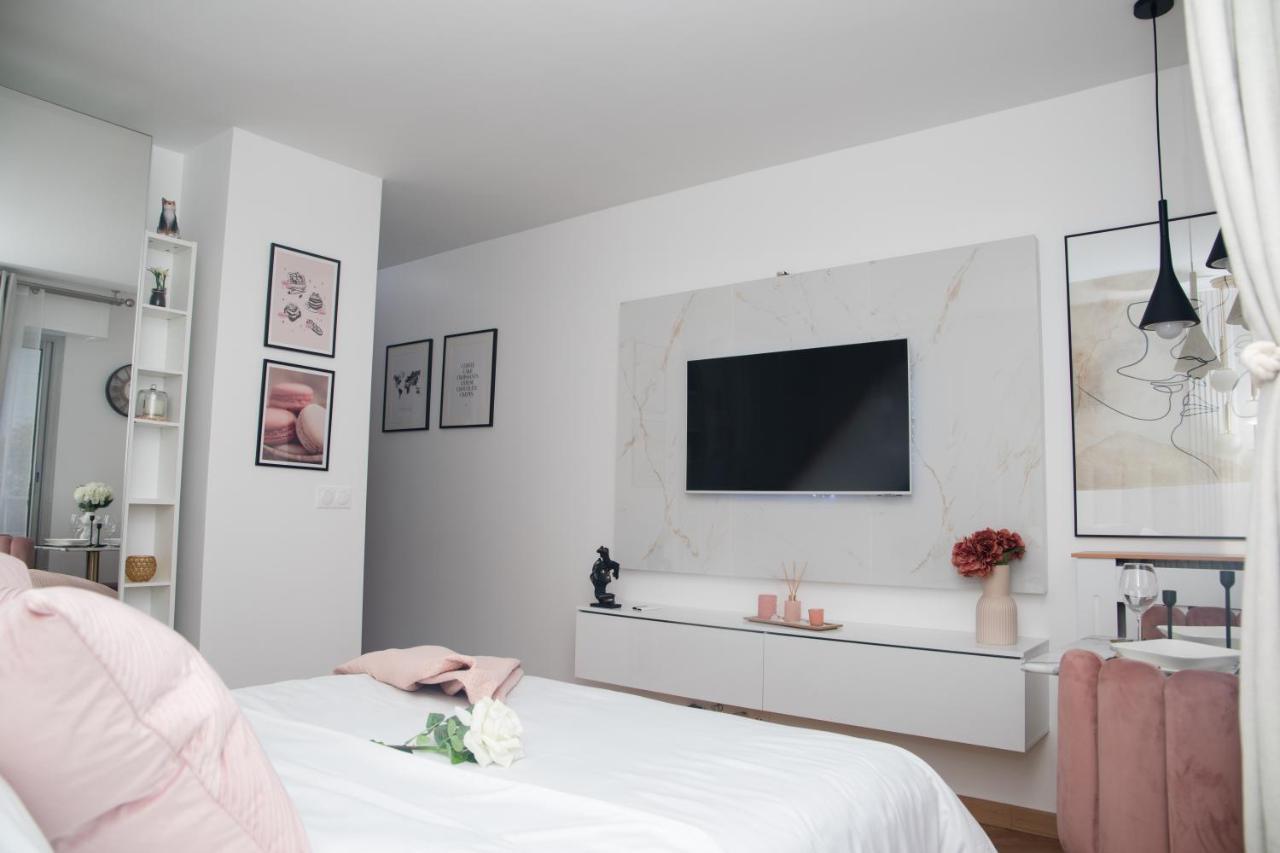 Paris' Premium Romantic Studio Exterior foto